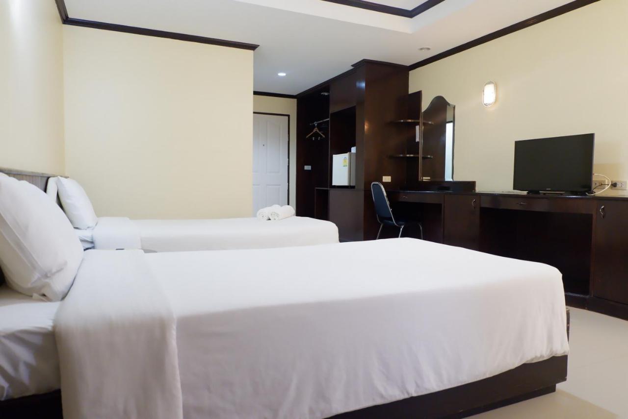 Auychai Grand Hotel Lang Suan Exterior photo
