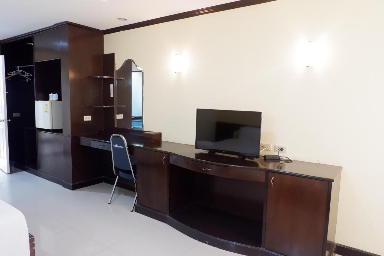Auychai Grand Hotel Lang Suan Exterior photo